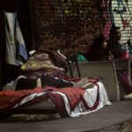 Proponen vacunar contra el Covid-19 a gente sin techo durante el censo de abril