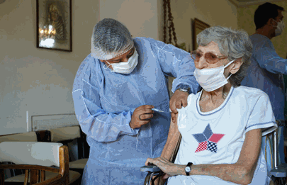 Empezó la inscripción a mayores de 75 años para vacunarse contra el coronavirus