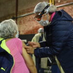 Inicia la inscripción para vacunar a mayores de 75 años en la ciudad de Buenos Aires