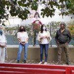 Inauguraron un Banco Rojo contra el maltrato infantil en Plaza Fumarola