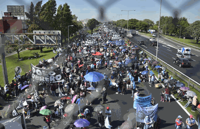 Corte y concentración por reclamos sociales en Avda. General Paz