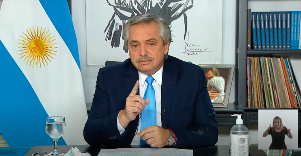 Tras el anuncio de Alberto Fernández, se oyeron cacerolazos en el barrio de Saavedra