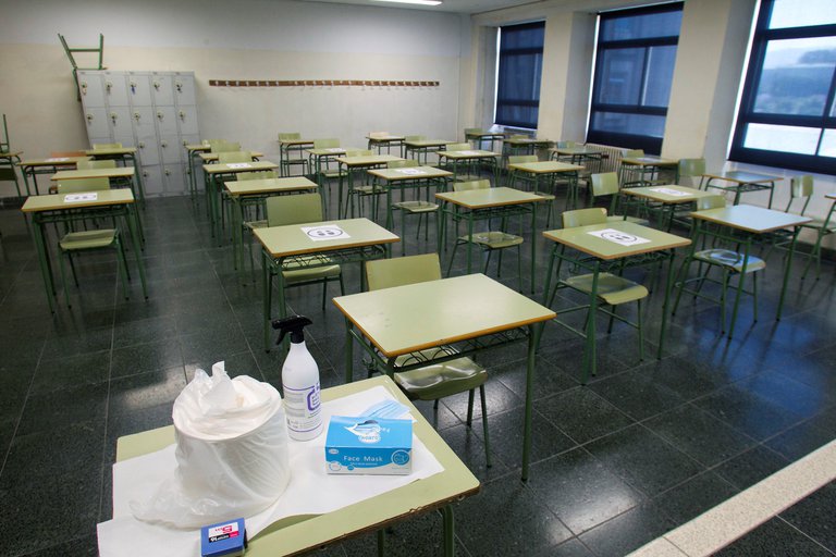 La Justicia federal dejó sin efecto el fallo porteño y ordenó suspender las clases presenciales