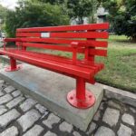 Inauguraron un “Banco Rojo” contra el Maltrato Infantil en la Plaza Fumarola de Balvanera