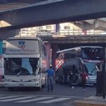 Choferes de larga distancia estacionaron micros en Constitución contra las nuevas restricciones