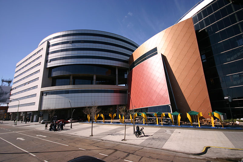 Alberto Fernández dispuso también el cierre de los shoppings “todo el día”