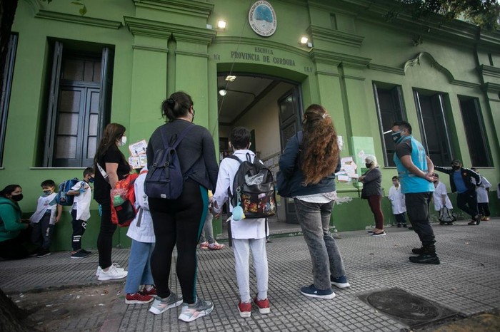 Intiman a la Ciudad a garantizar las clases virtuales de los alumnos que no asisten a presenciales