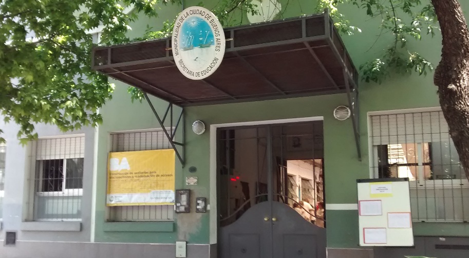 Piden cambiar el nombre de una primaria en Colegiales porque evoca a un cura antisemita y golpista