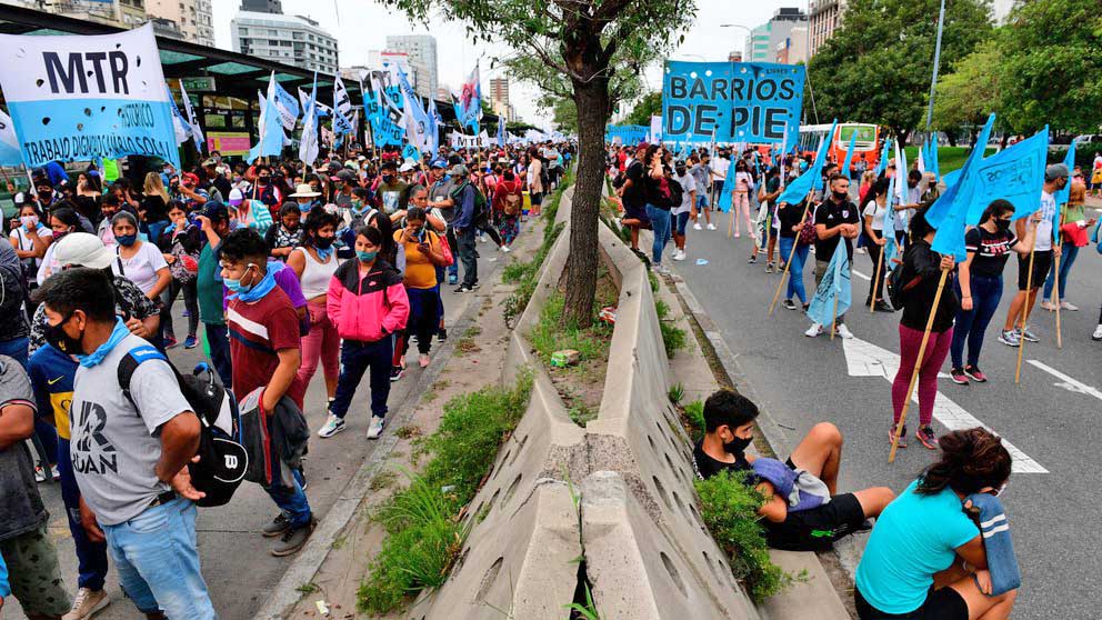Marcha piquetera ante anuncio de restricciones