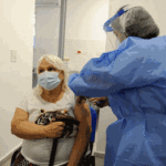 Campaña de vacunación casa por casa en la villa 21 /24 de Barracas