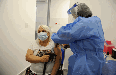 Campaña de vacunación casa por casa en la villa 21 /24 de Barracas