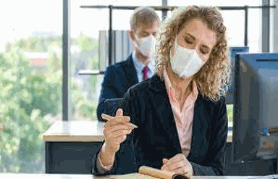 Polémica medida de retorno a la actividad laboral de las personas vacunadas