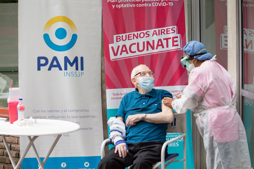Coronavirus: el PAMI  comenzó a vacunar  en la Ciudad de Buenos Aires