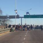 Piqueteros cortaron el Puente Pueyrredón para pedir ayuda social