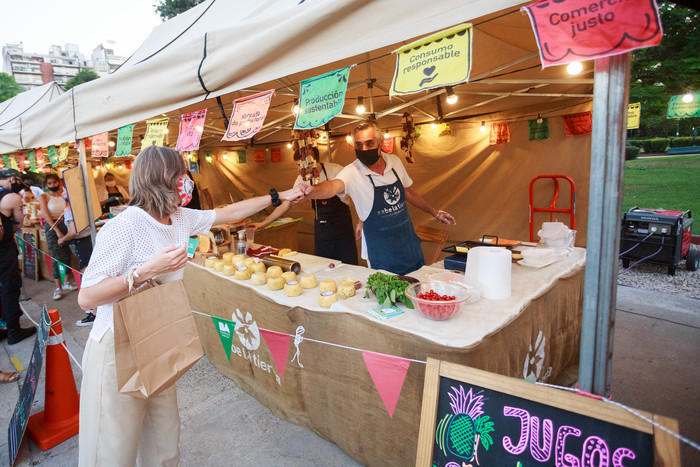Este domingo la feria Sabe la Tierra y sus alimentos saludables regresan al Parque Saavedra