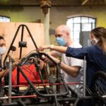 En la Técnica Belgrano preparan los autos de Las Recargadas