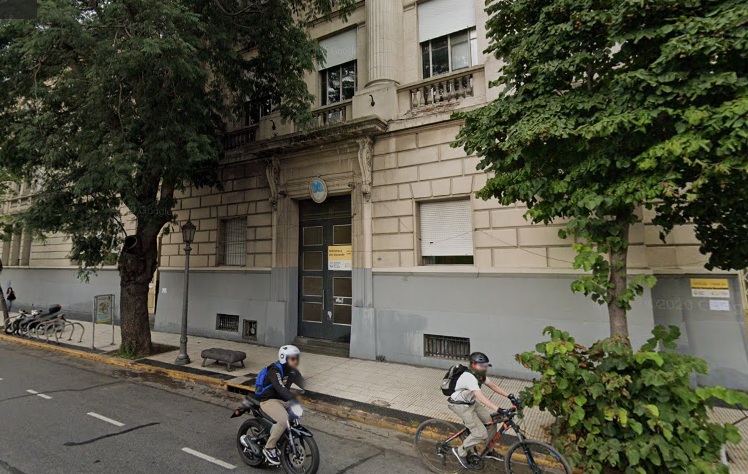 Murió por coronavirus un auxiliar de la primaria Carlos Pellegrini de San Cristóbal