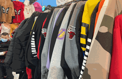 Liniers: inspección en galería comercial hallan ropa apócrifa por millones de pesos