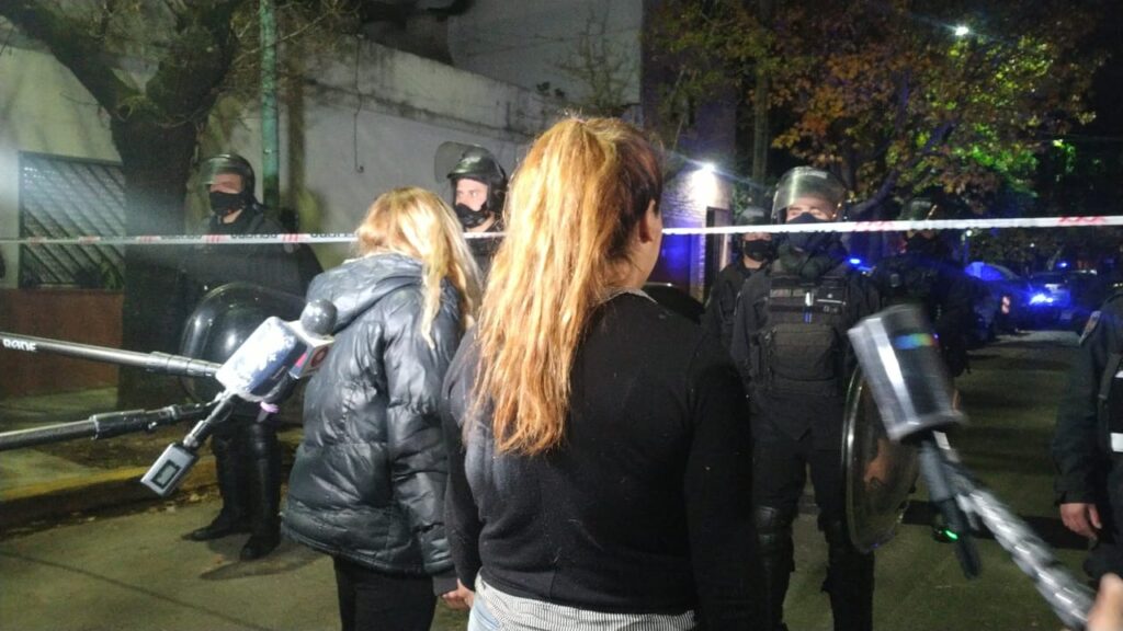 Familiares del ladrón abatido en Saavedra denunciaron que “le plantaron el arma”