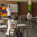 Según la Ciudad, bajó la cantidad de alumnos contagiados en las escuelas en el último mes