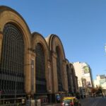 El Abasto en confinamiento: persianas bajas con calles y espacios verdes bien concurridos