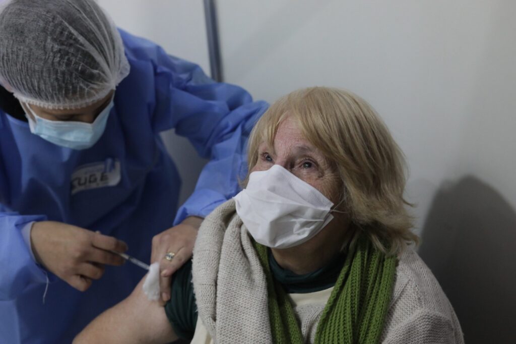 La Ciudad superó el millón de dosis aplicadas y entregó turnos para la segunda dosis de AztraZeneca