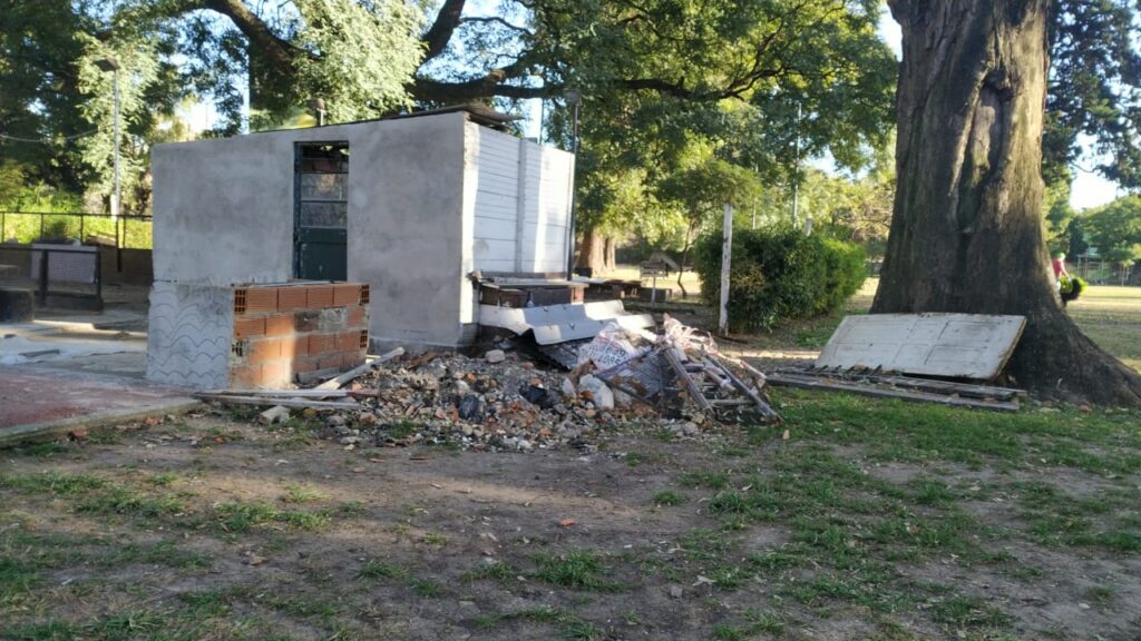 Tras el confinamiento, retoman obras en el centro de jubilados del Parque Saavedra