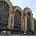 Mesas al aire libre, tránsito y más gente en la calle: terminado el confinamiento estricto, la zona del Abasto retomó algo de normalidad