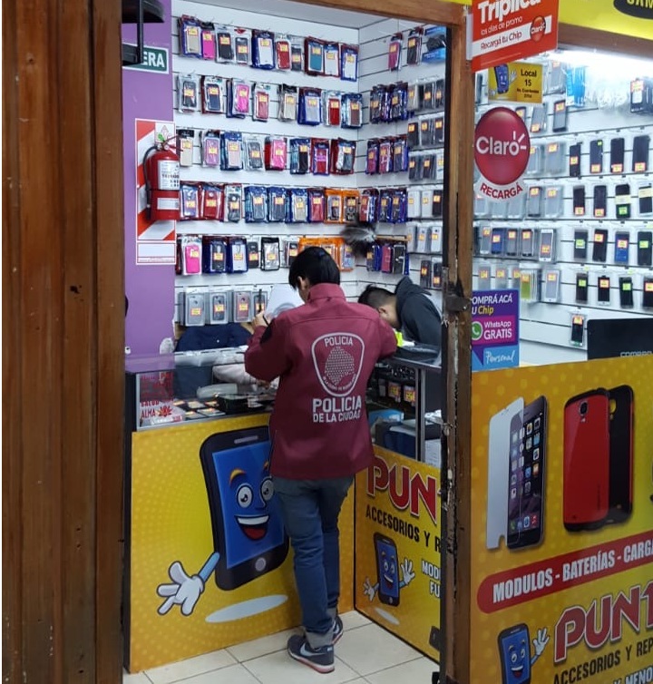 Lista completa: incautaron celulares robados en Balvanera y Nueva Pompeya y buscan a sus dueños