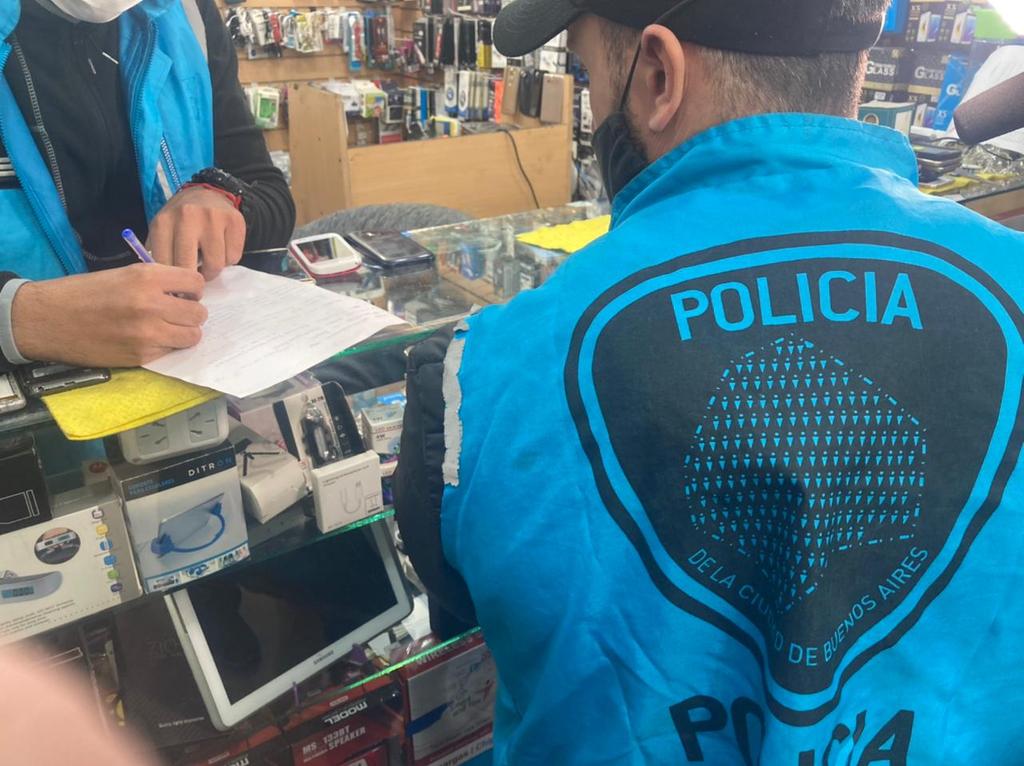 Cinco clausuras y más de 150 celulares secuestrados por el Abasto