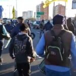 Choferes de colectivo cortaron accesos a la Ciudad para exigir vacunas y $100.000 “de bolsillo”