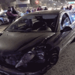 Escapaban a contramano por Puente Alsina y chocaron contra un patrullero