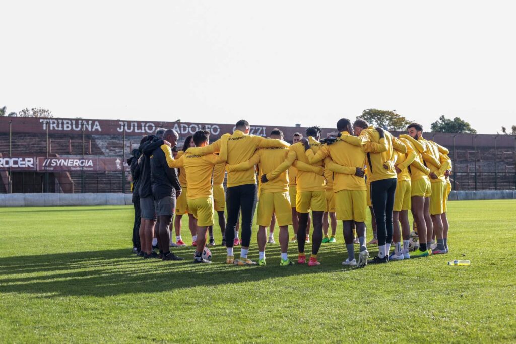 El rival de Boca en la Copa Libertadores entrenó en el estadio de Platense