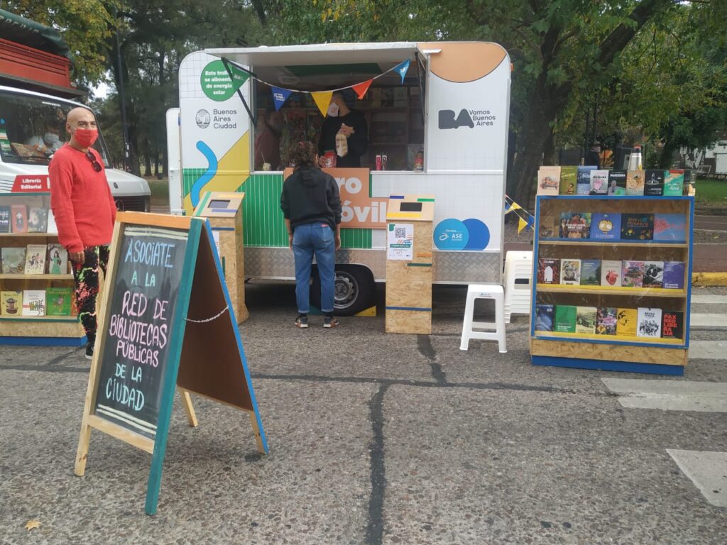 El Libro Móvil visitó el Parque Saavedra