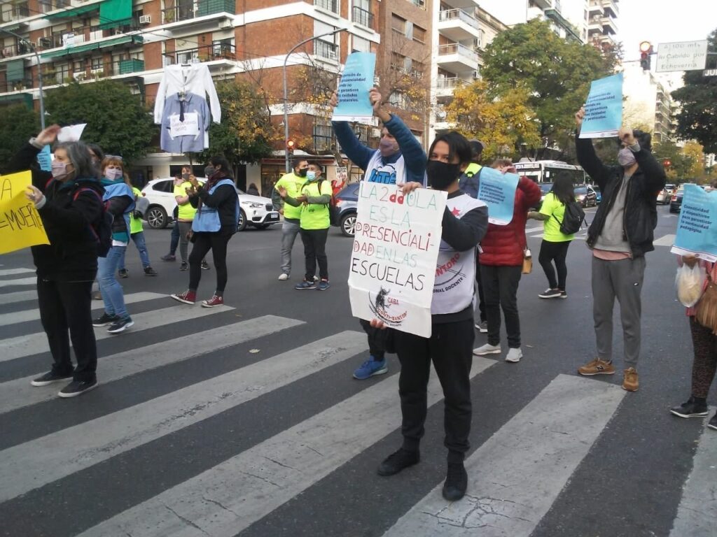 Hubo un semaforazo por clases virtuales en Crámer y Juramento y habrá otro en Triunvirato y Monroe