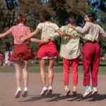 “Vivir en una casa prendida fuego”, una obra teatral para recorrer el Parque Saavedra