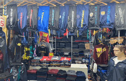 Desbaratan showroom de indumentaria y calzado apócrifo en Villa Riachuelo