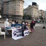 Organizaciones sociales realizaron un “desayuno popular” en el Obelisco