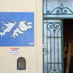 Villa Crespo: inauguraron un mosaico por Malvinas en la fachada del Conventillo de la Paloma