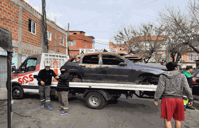 Remueven vehículos abandonados en barrios Ricciardelli y Rivadavia