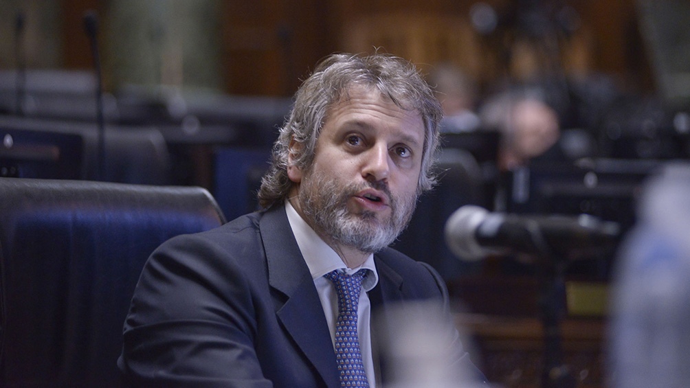 Felipe Miguel en la Legislatura porteña presenta su informe de gestión