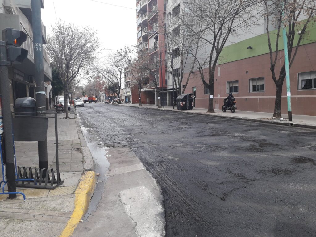 Pedro Ignacio Rivera abandona su histórico empedrado en una cuadra de Villa Urquiza