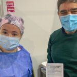 Tras empadronarse, Quirós se vacunó: “Falta cada vez menos para dejar atrás este momento de tanto dolor”