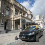 Desde el inicio de la pandemia, casi 200 taxistas realizaron 115.000 traslados de pacientes leves y médicos