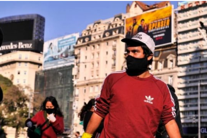 Tercerizados despedidos de Edesur, de Bimbo y sectores en lucha protestan en el Obelisco