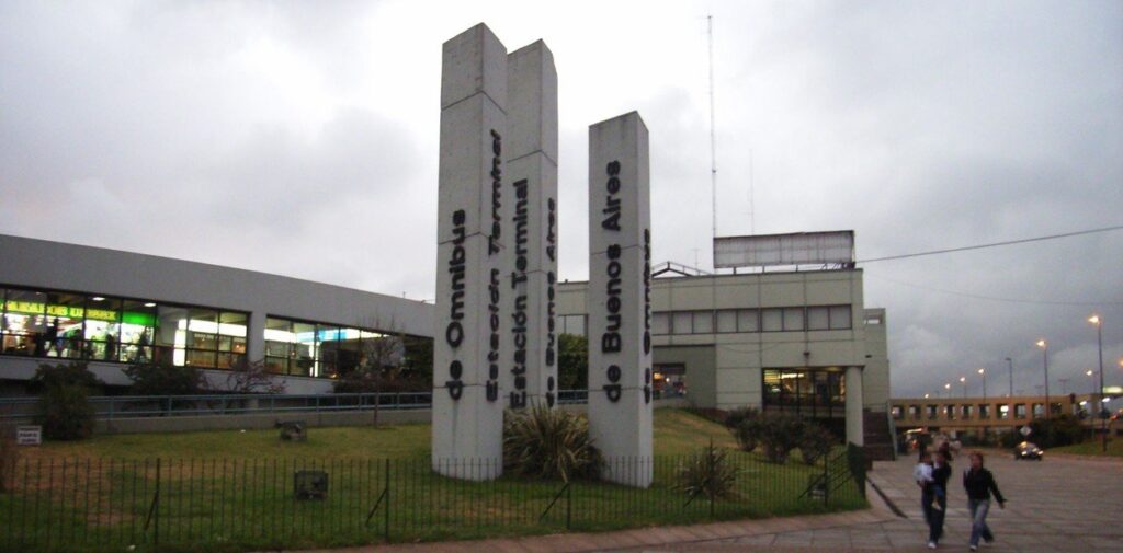 Después de 9 meses, reabre la Terminal de Ómnibus de Retiro