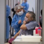 Tras la vacunación a mayores de 40 años, Ciudad se focalizará en las segundas dosis