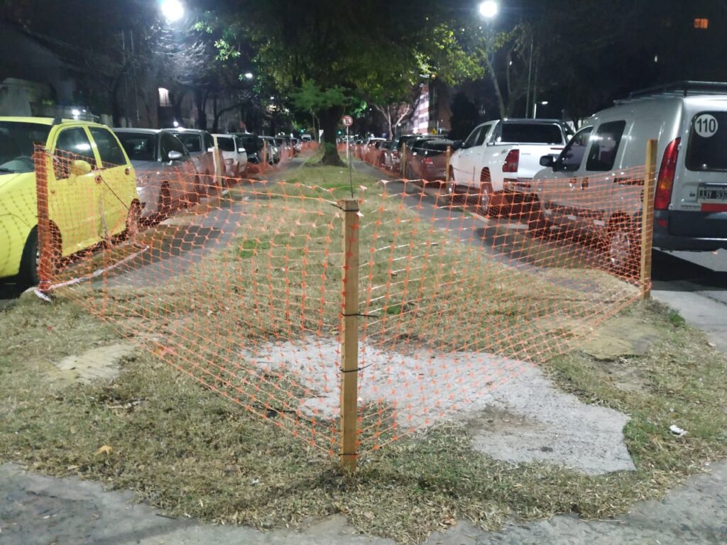 La Comuna 12 realiza obras en Ruiz Huidobro para ampliar la superficie verde y evitar giros en U