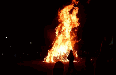 Parque Avellaneda: Luz de fuego 2021 fogata burbuja