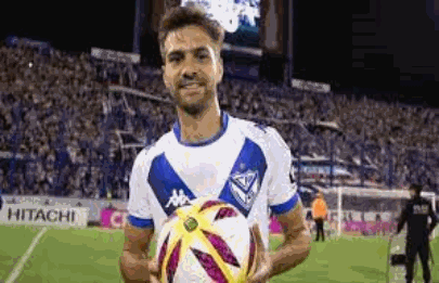 Vélez Sarsfield le gana a Boca Juniors la licitación por Bouzat